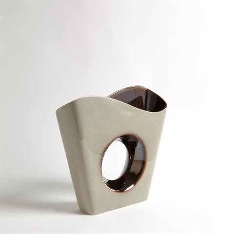 Aperture Vase-Medium(مزهرية  مفرغة من الوسط - متوسطة)