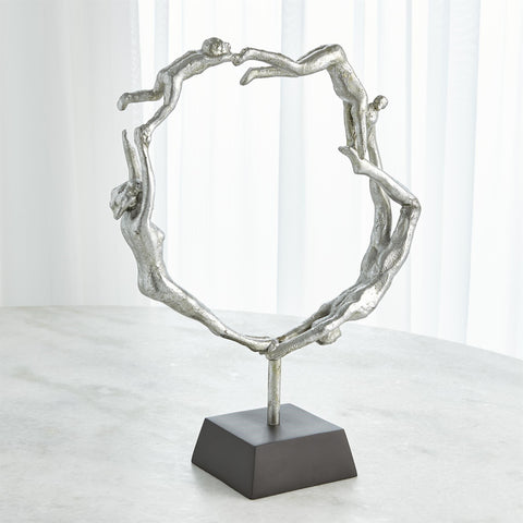 Family Sculpture-Silver Leaf(النحت العائلي - سلفر )